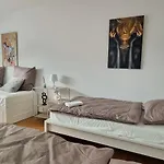Prázdninový dům Casaba -260 Qm-2 Floors- 7 Rooms-free Private Parking-house With Garden