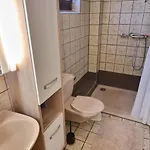 Casaba -260 Qm-2 Floors- 7 Rooms-free Private Parking-house With Garden *