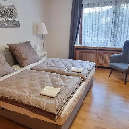 Casaba -260 Qm-2 Floors- 7 Rooms-free Private Parking-house With Garden *
