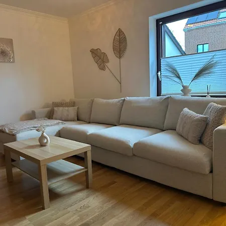 Casaba -260 Qm-2 Floors- 7 Rooms-free Private Parking-house With Garden