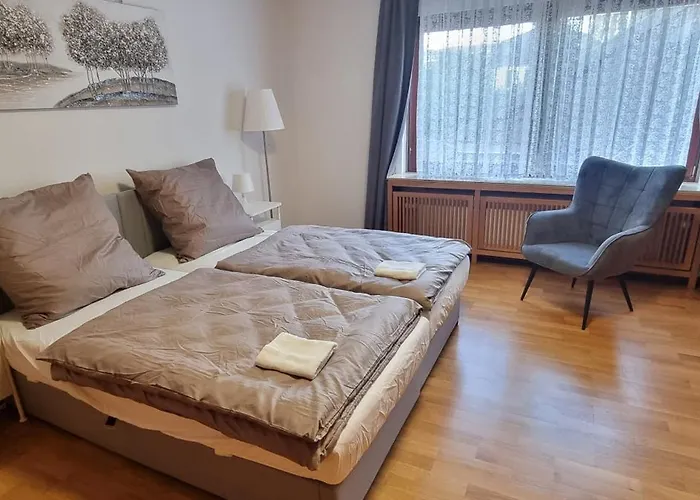 Casaba -260 Qm-2 Floors- 7 Rooms-free Private Parking-house With Garden *