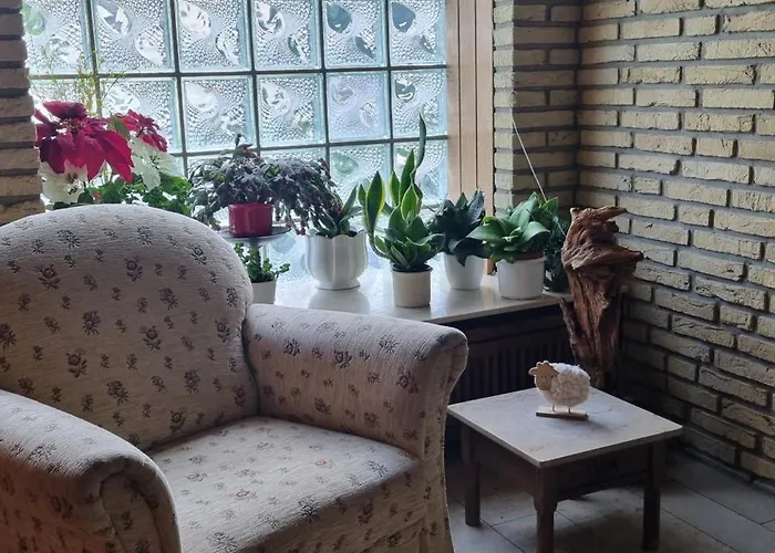 Casaba -260 Qm-2 Floors- 7 Rooms-free Private Parking-house With Garden * Hannover