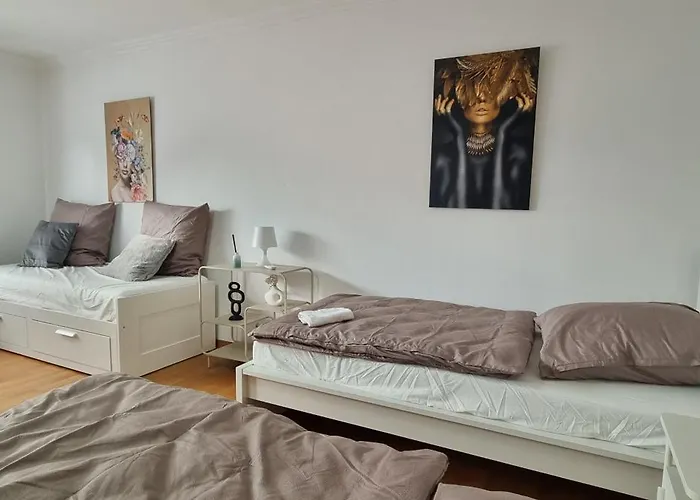 Holiday home Casaba -260 Qm-2 Floors- 7 Rooms-free Private Parking-house With Garden