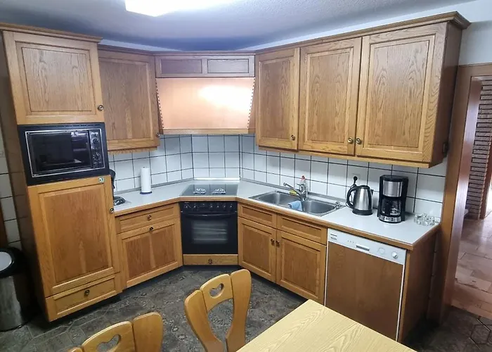 Holiday home Casaba -260 Qm-2 Floors- 7 Rooms-free Private Parking-house With Garden Hannover